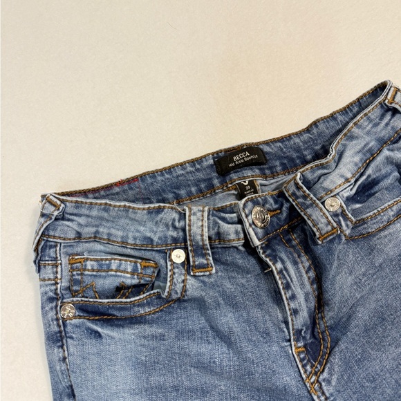True Religion | Becca Jeans Bootcut | Mid Rise - Picture 4 of 5